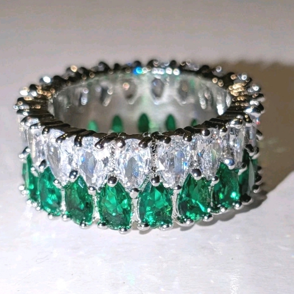 Luxury Pear Cut Simulated Emerald & Sapphire Full Eternity Engagement Women Ring